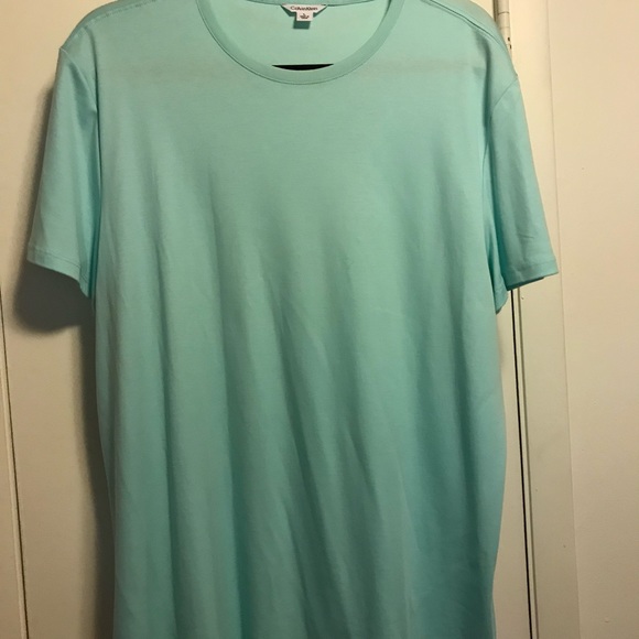 Button down and pullovers. Various brands including Tommy Bahama. - Picture 3 of 4